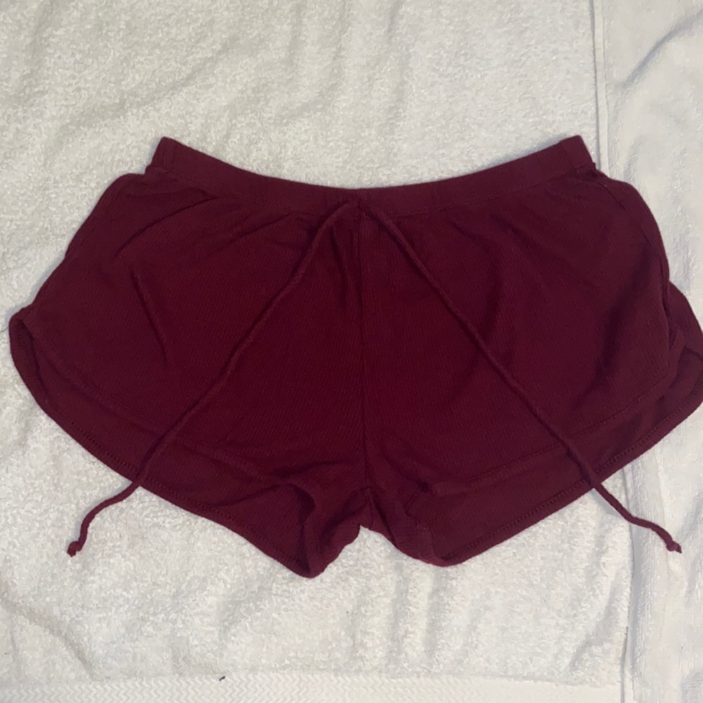 MAROON RIBBED SHORTS